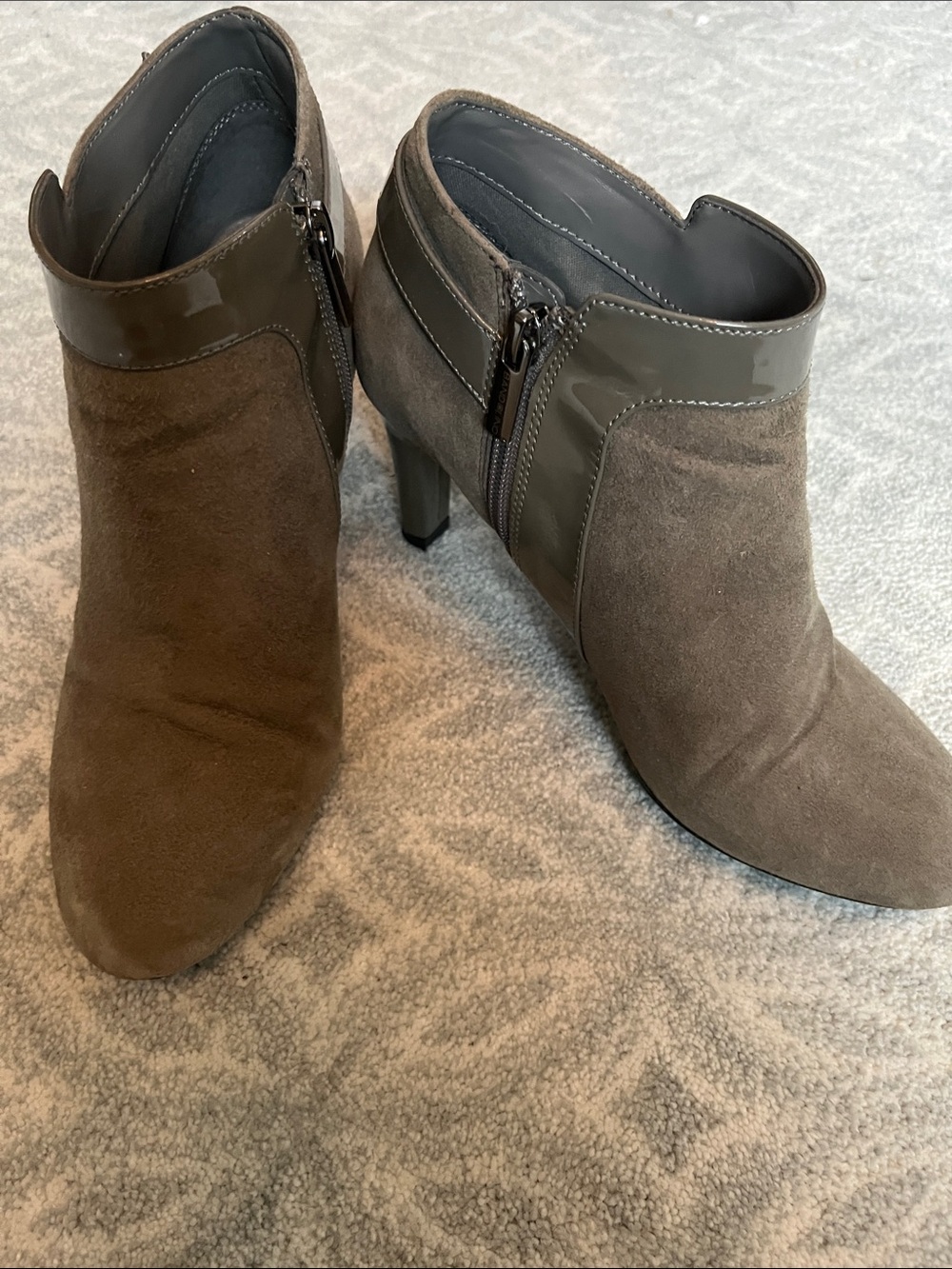Women's Bandolino Gray Suede Ankle Booties with Side Zip